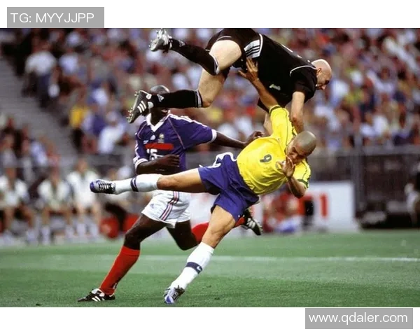 莱特足球球星再创辉煌引领球队勇攀巅峰展现传奇风采